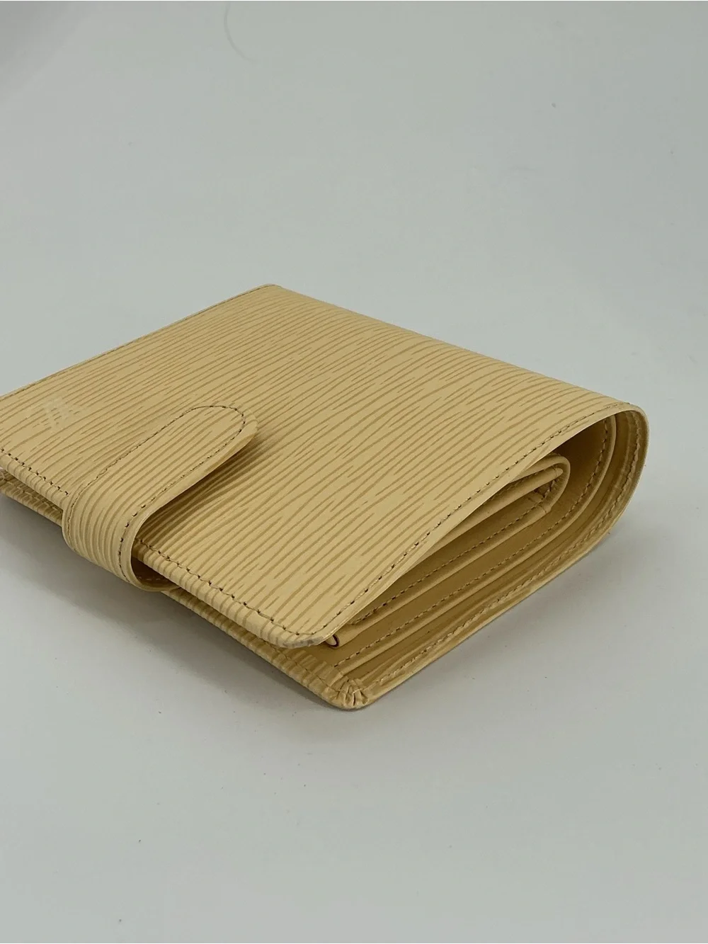 Louis Vuitton Vintage Epi Porte Billets Bifold Wallet Vanille Pale Yellow